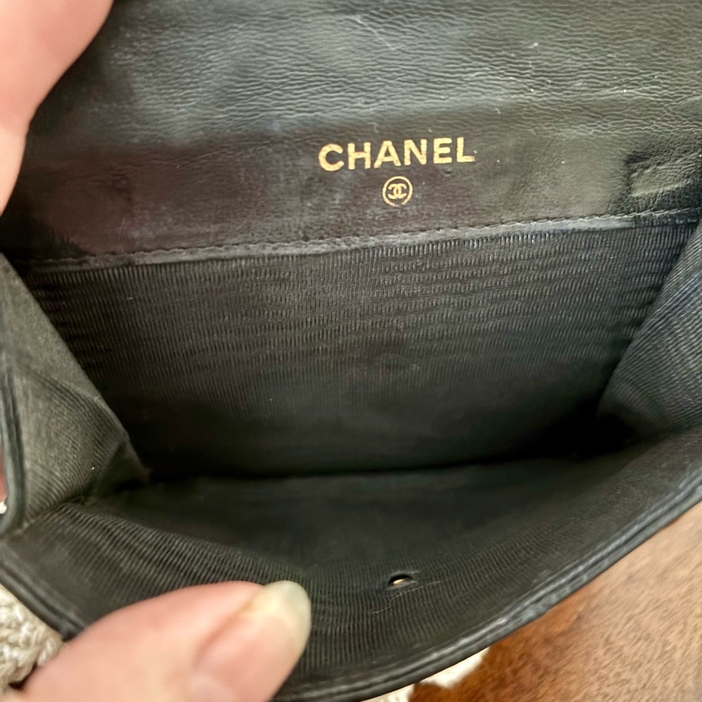 FINAL--Vintage Chanel Diamond Quilted Black Matelasse Lambskin Compact Wallet - Picture 5 of 9